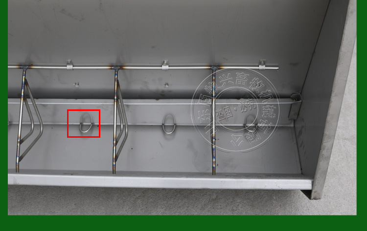山東佰牧興不銹鋼單面育肥料槽 山東佰牧興不銹鋼單面育肥料槽